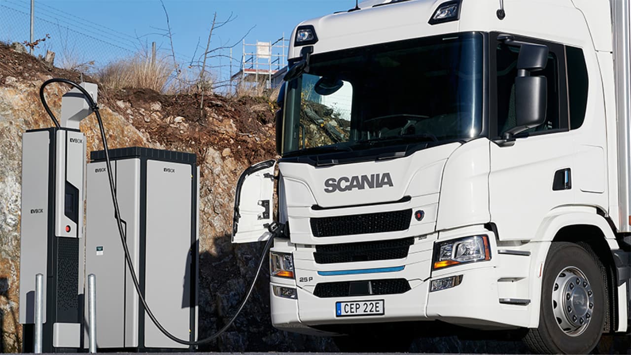 Chefão da Scania prevê futuro intrigante para os caminhões elétricos 