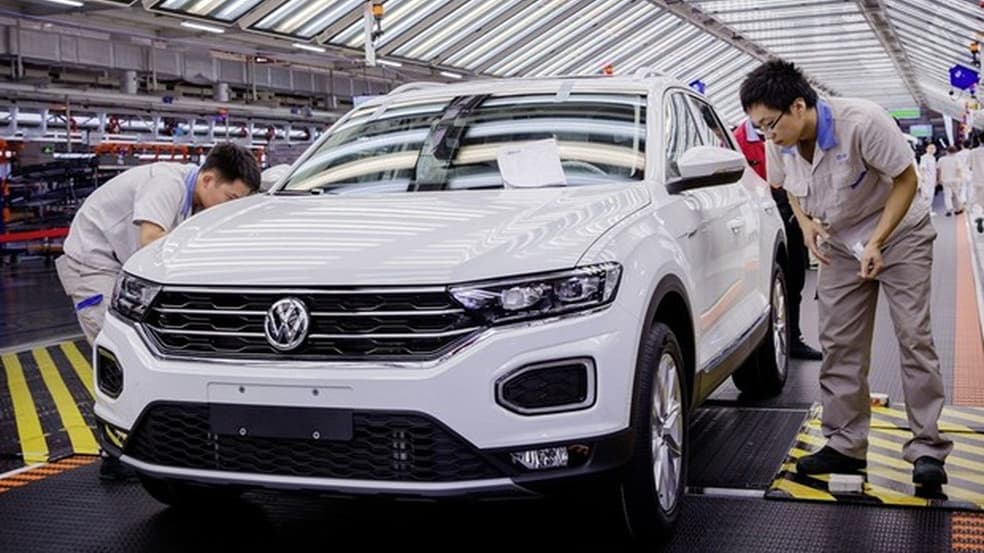 Depois de mais de duas décadas de estrangulamento, Pequim libera montadoras 100% estrangeiras no país com projeção de 30 milhões de veículos para 2025