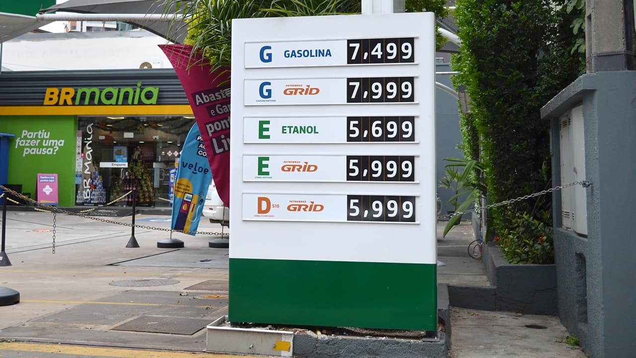 Veja quanto os preços dos combustíveis já subiram no 1º terço de 2022